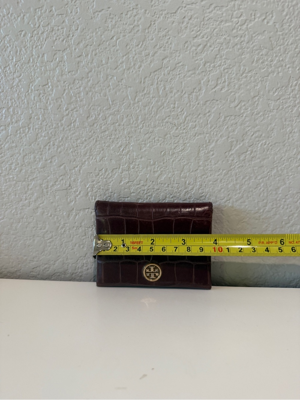 Tory Burch burgundy Croc-Embossed Leather Wallet with Gold Logo - Picture 4 of 5